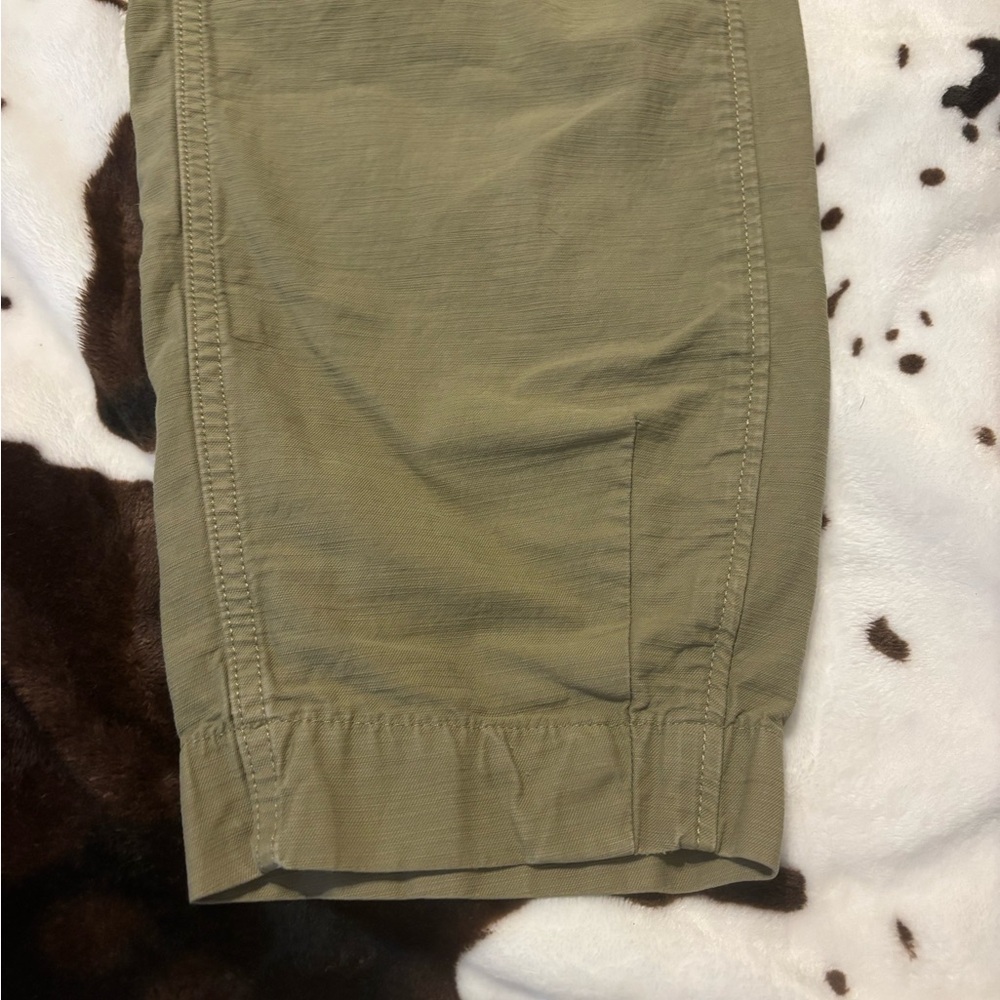 Everlane green cargo/barrel style crop pants - Picture 2 of 5